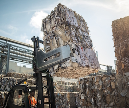 Visitez une usine de recyclage des emballages en papier carton